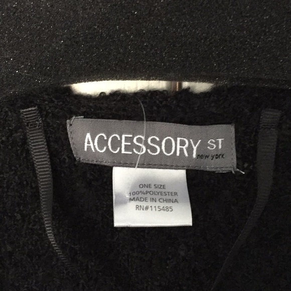 NWT  ACCESSORY STREET
Embroidered Boucle Knit Wrap - Picture 3 of 5